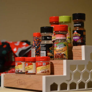 Especiero funcional para una cocina organizada
