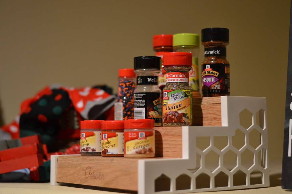 Especiero funcional para una cocina organizada