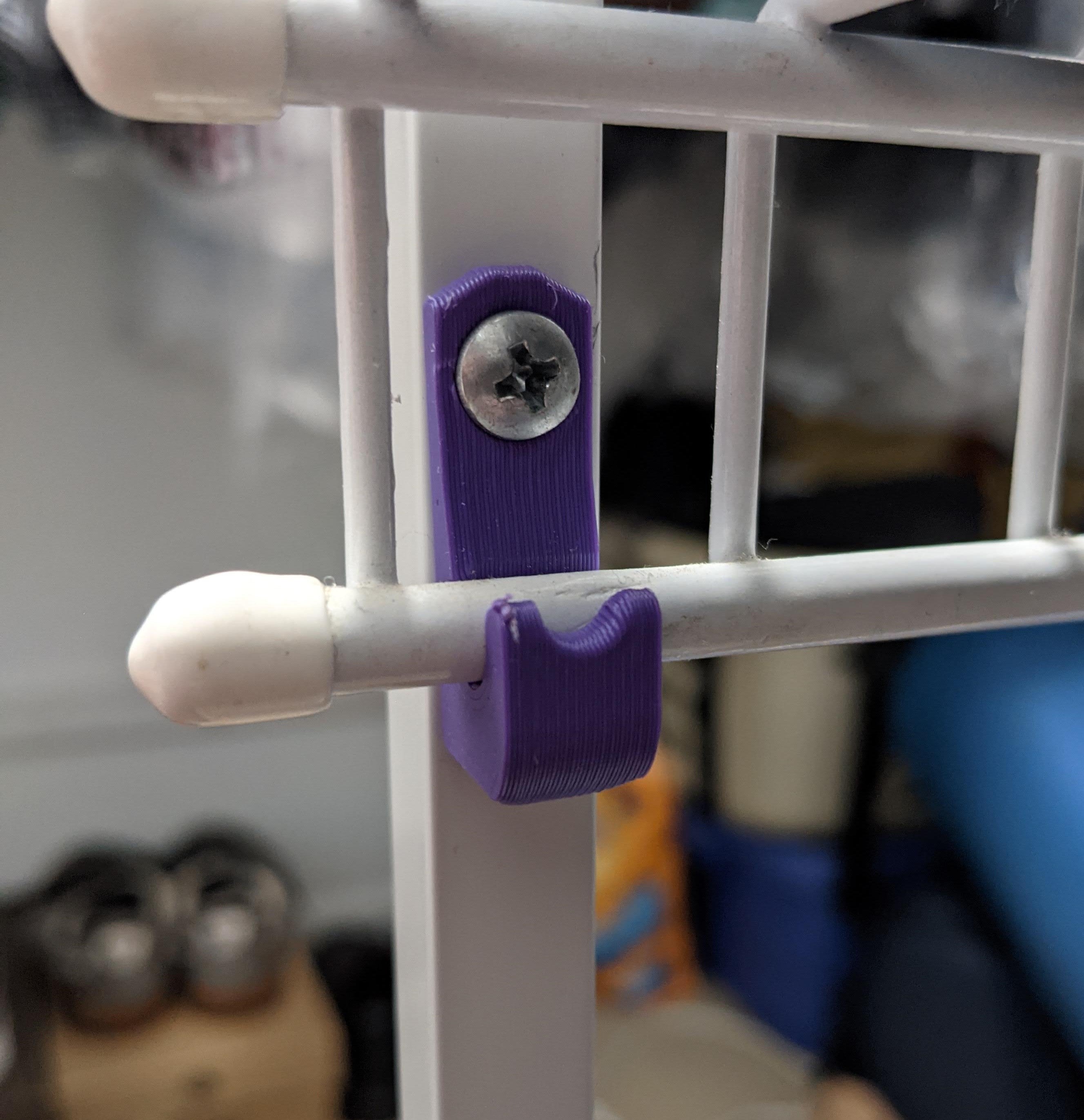 Clips de estante Closetmaid para estantes de alambre