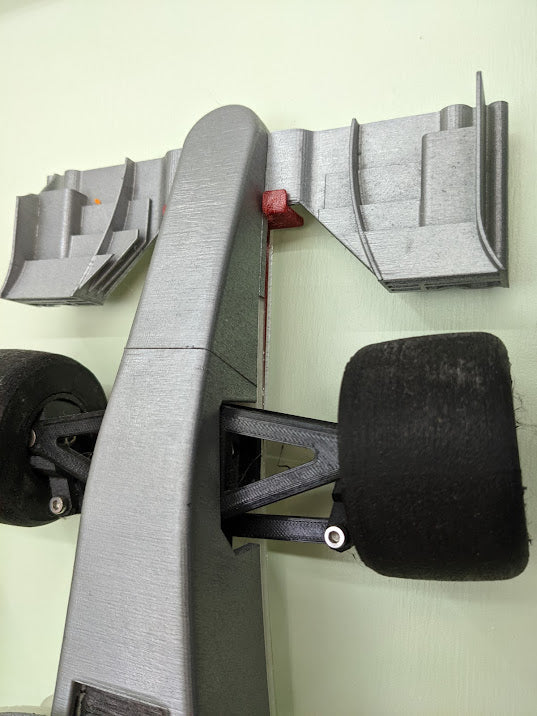 Soporte de pared Command-Strip para coche OpenRC F1