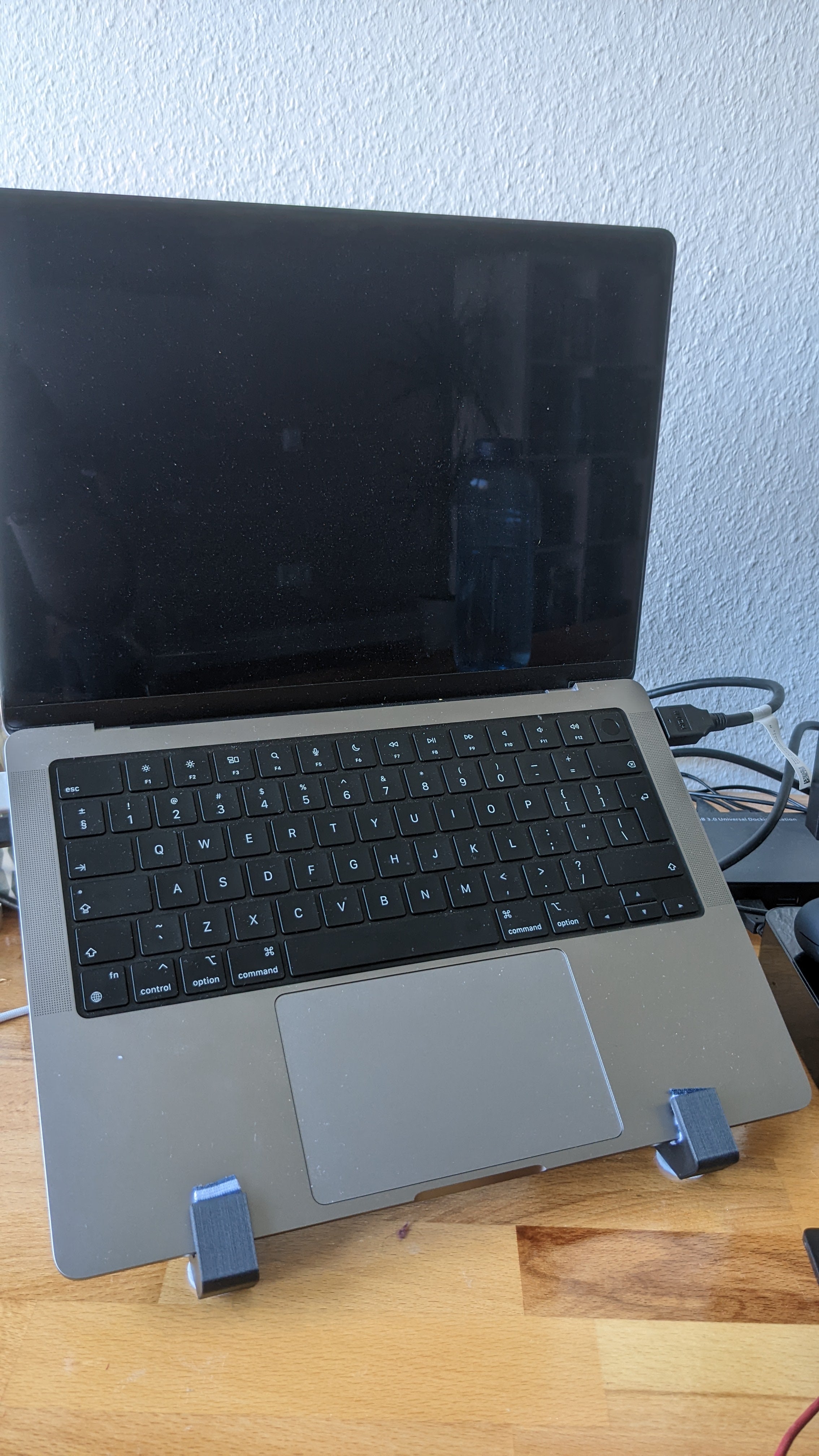 Soporte para portátil Macbook Pro para la oficina y el hogar