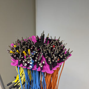 Soporte para cables Eurorack para soporte de micrófono