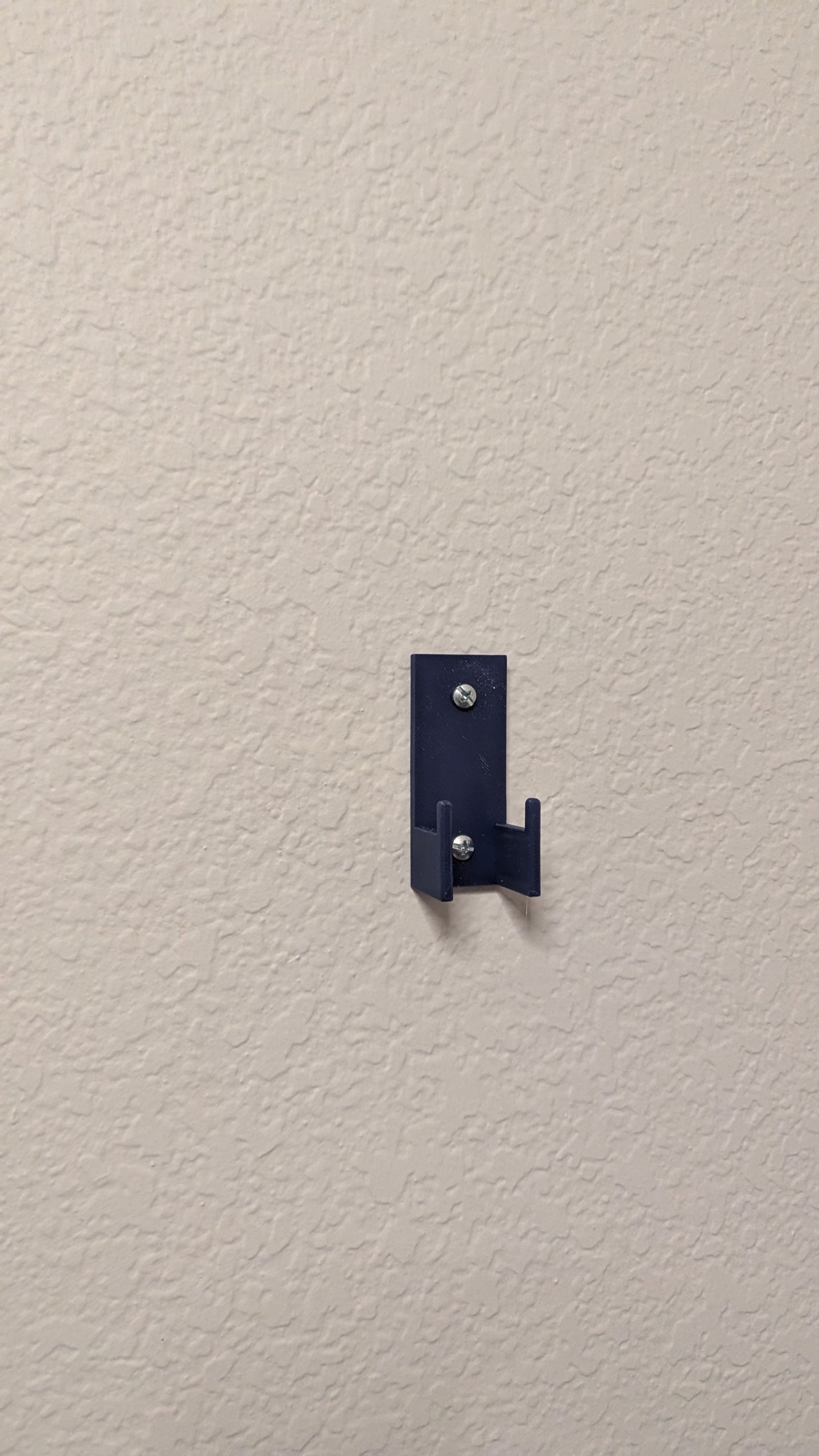 Montaje en pared para CaDA C64005w Alfa Romeo F1