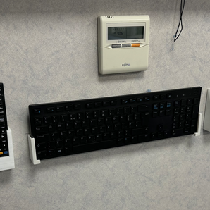 Soporte de pared para ratón Dell Pro KM5221W