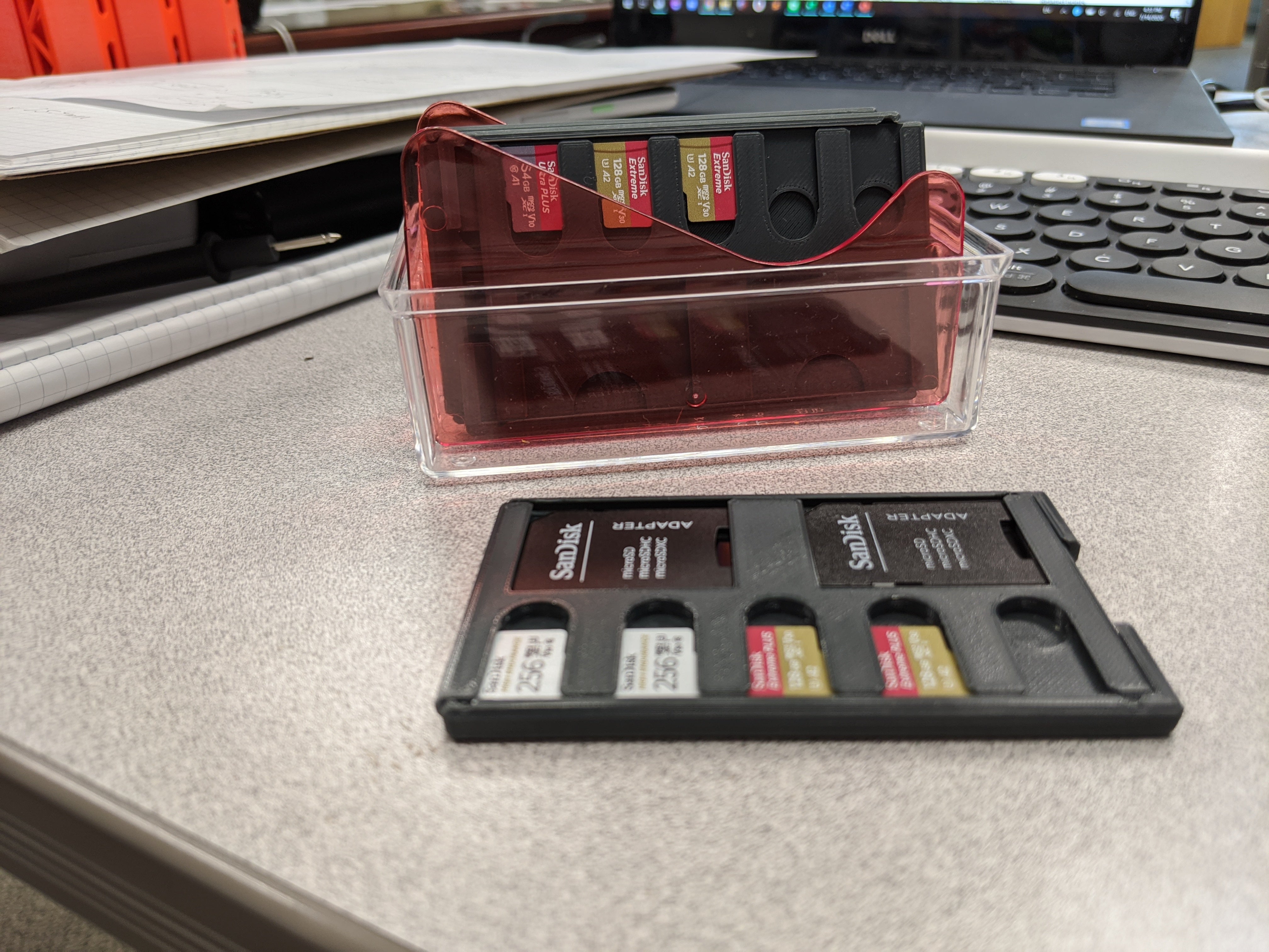 Estuche para tarjetas SD/MicroSD del tamaño de una tarjeta de crédito