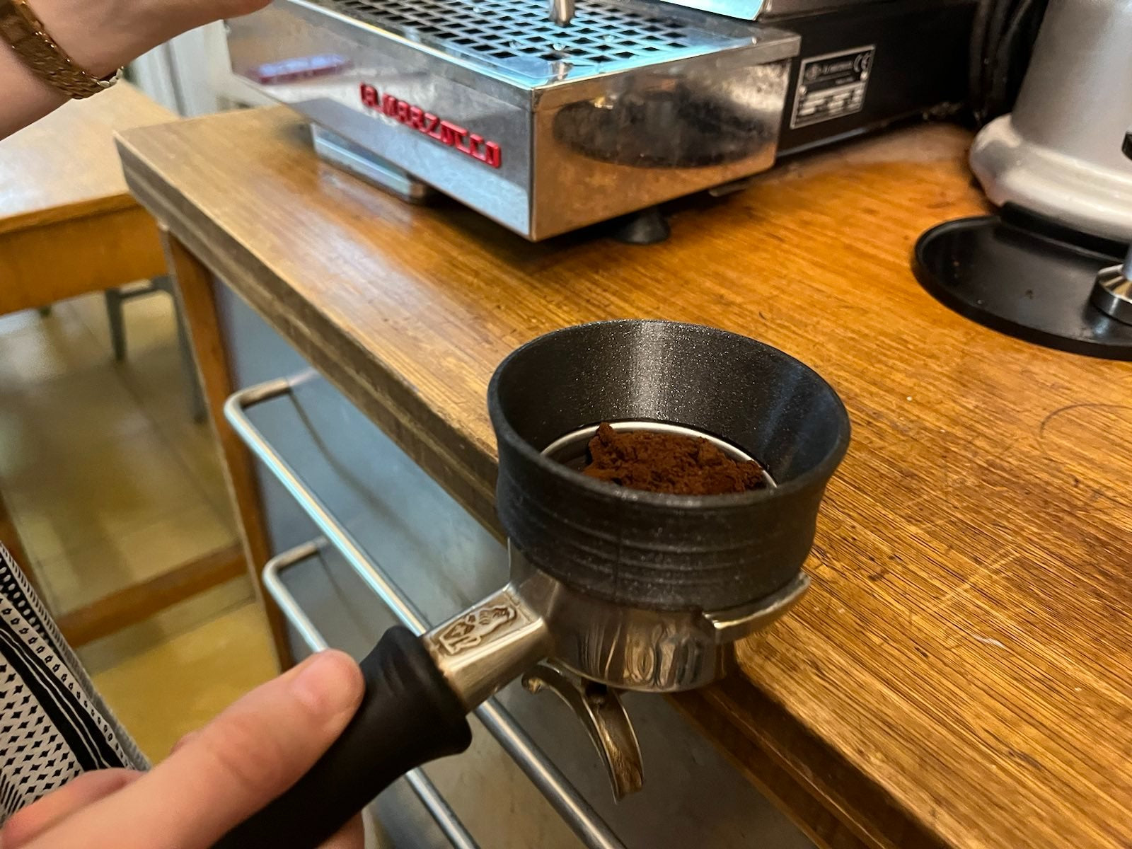 Embudo de portafiltro de espresso - 53 mm, 57 mm, 58 mm