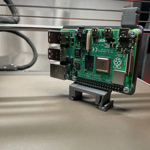 Soportes de riel DIN para Raspberry Pi 4 / Pi 5 con tuercas remachadas M3