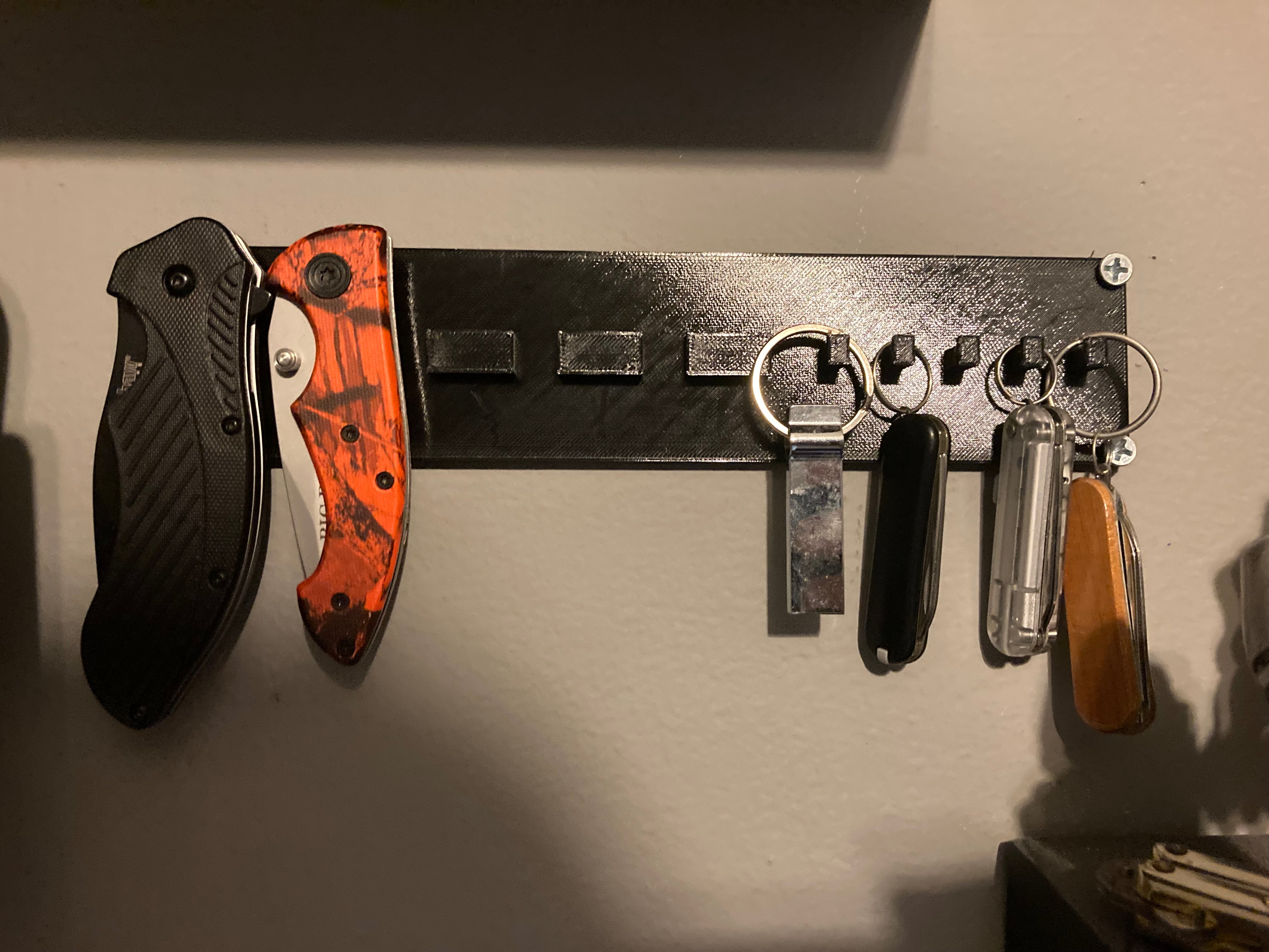 Soporte de cuchillos de pared para un almacenamiento organizado
