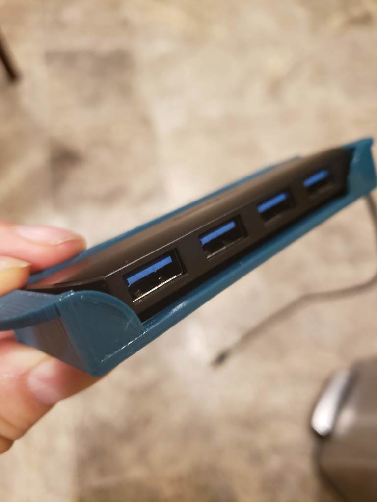 Soporte debajo del escritorio para concentrador USB Lenovo de 4 puertos
