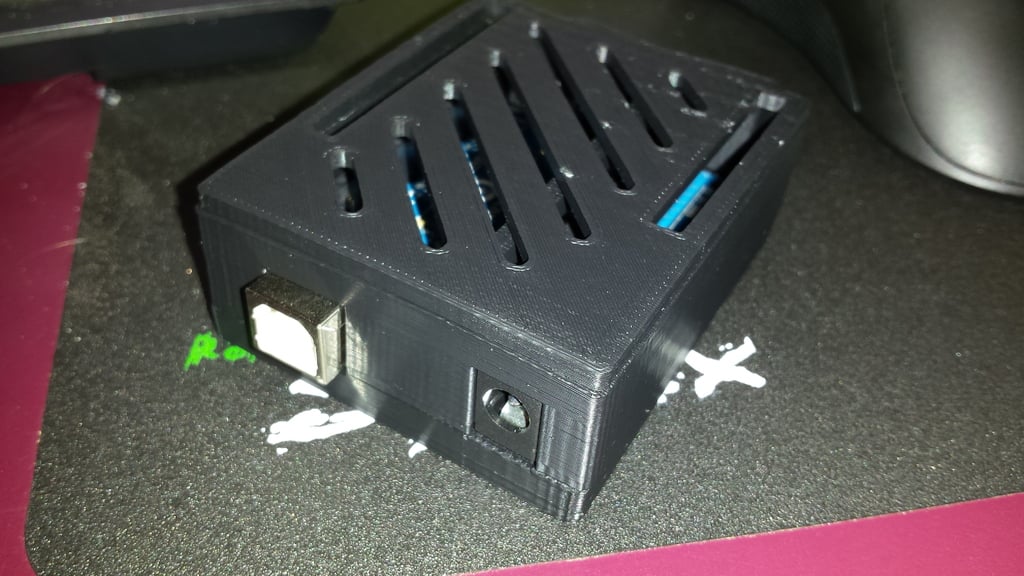 Caja sencilla y funcional para Arduino Uno y Ethernet
