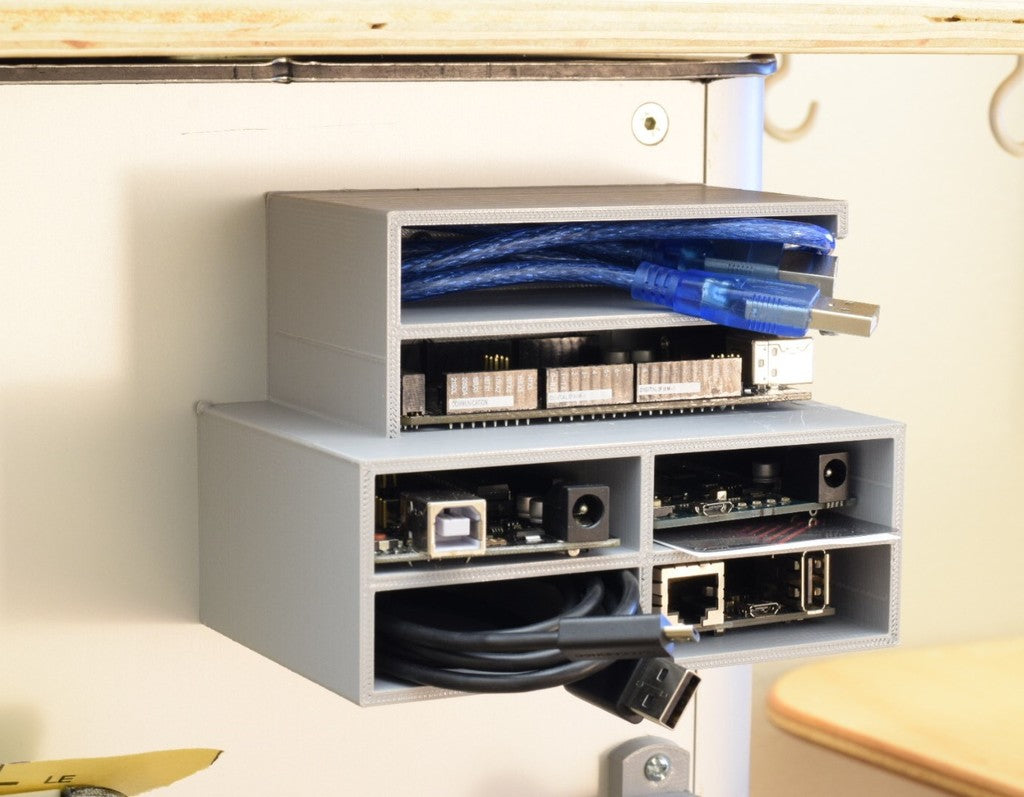 Organizador Arduino y gestión de cables para montaje en pared