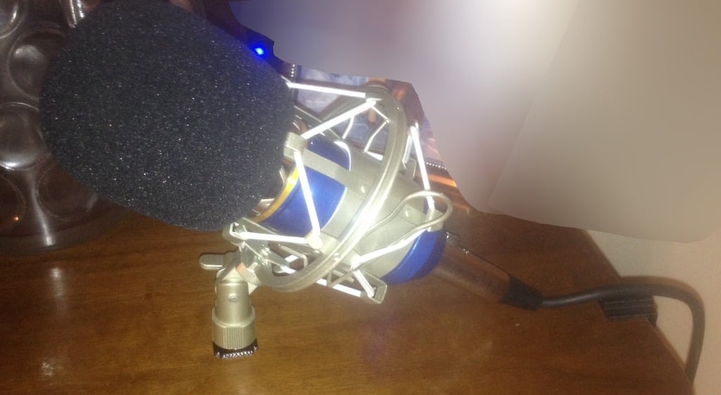 Mini soporte de micrófono y abrazadera de cable para escritorio