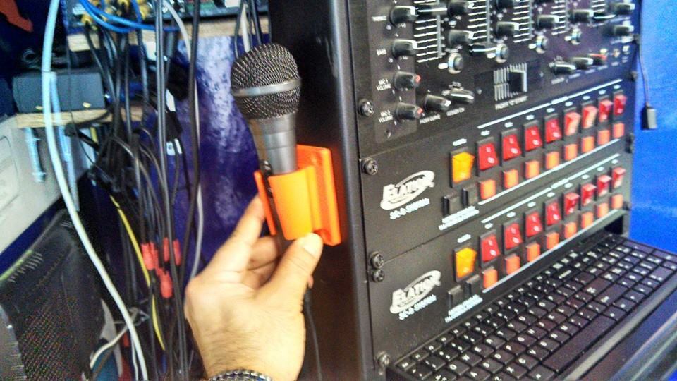 Soporte de micrófono para montaje en rack