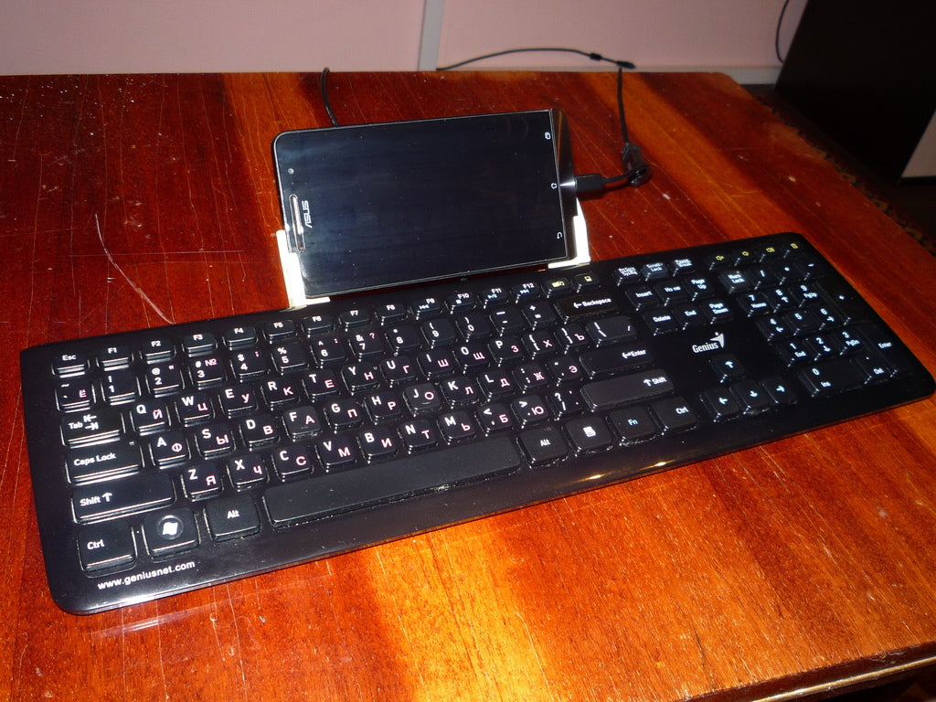 Soporte de teclado para tablet Genius SlimStar y ASUS Zenfone 6