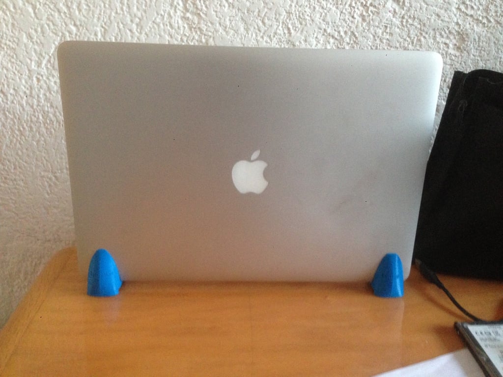 Soporte Macbook Pro Retina para escritorio
