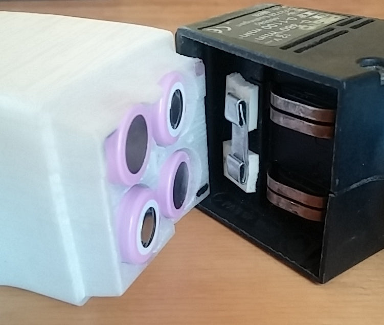 Portapilas LiPo reemplazable FESTO CDD 12 con voltímetro y portapuntas magnéticos