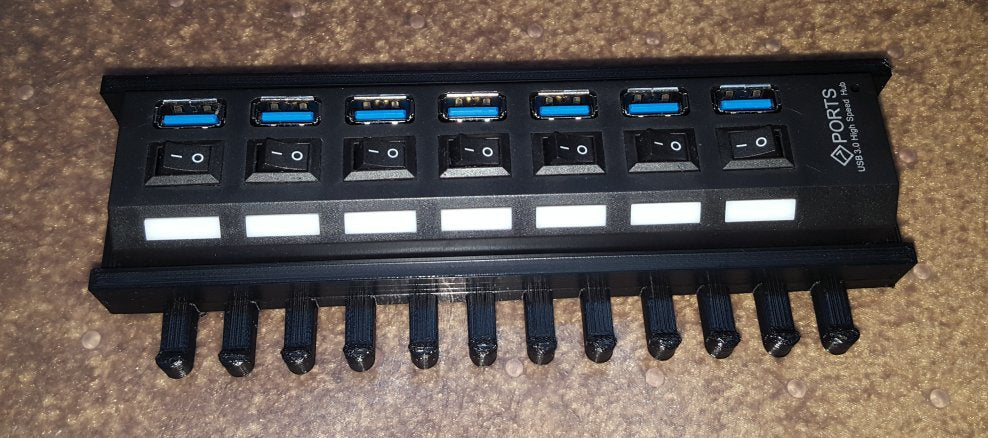Soporte para concentrador USB de 7 puertos con guía de cables