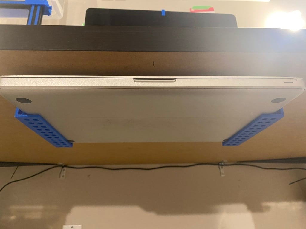 Soporte de pared y debajo del escritorio para MacBook Pro