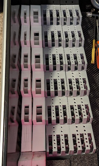 Rampa de almacenamiento de destornilladores para caja de herramientas Husky de 5,5 pulgadas/130 mm
