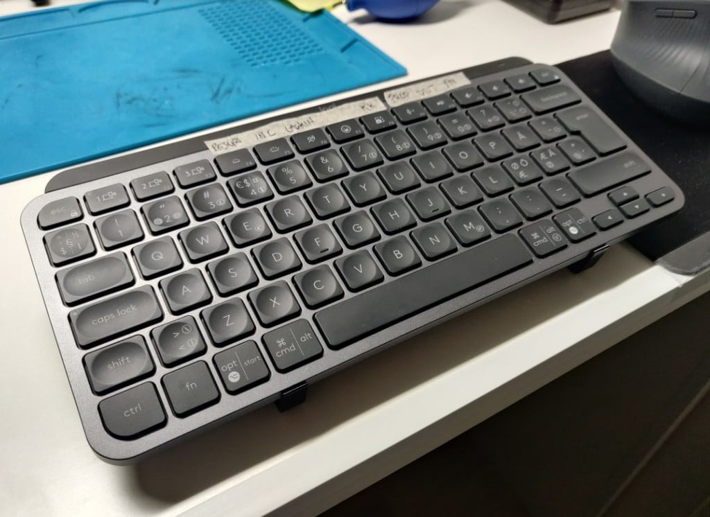 Soporte para mini teclado Logitech MX Keys