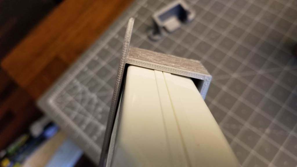 Soporte de pared para toma de corriente KOPPLA de Ikea