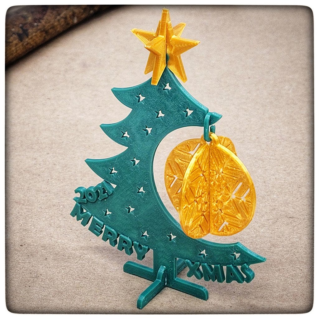 Tarjeta de regalo con adorno de árbol de Navidad