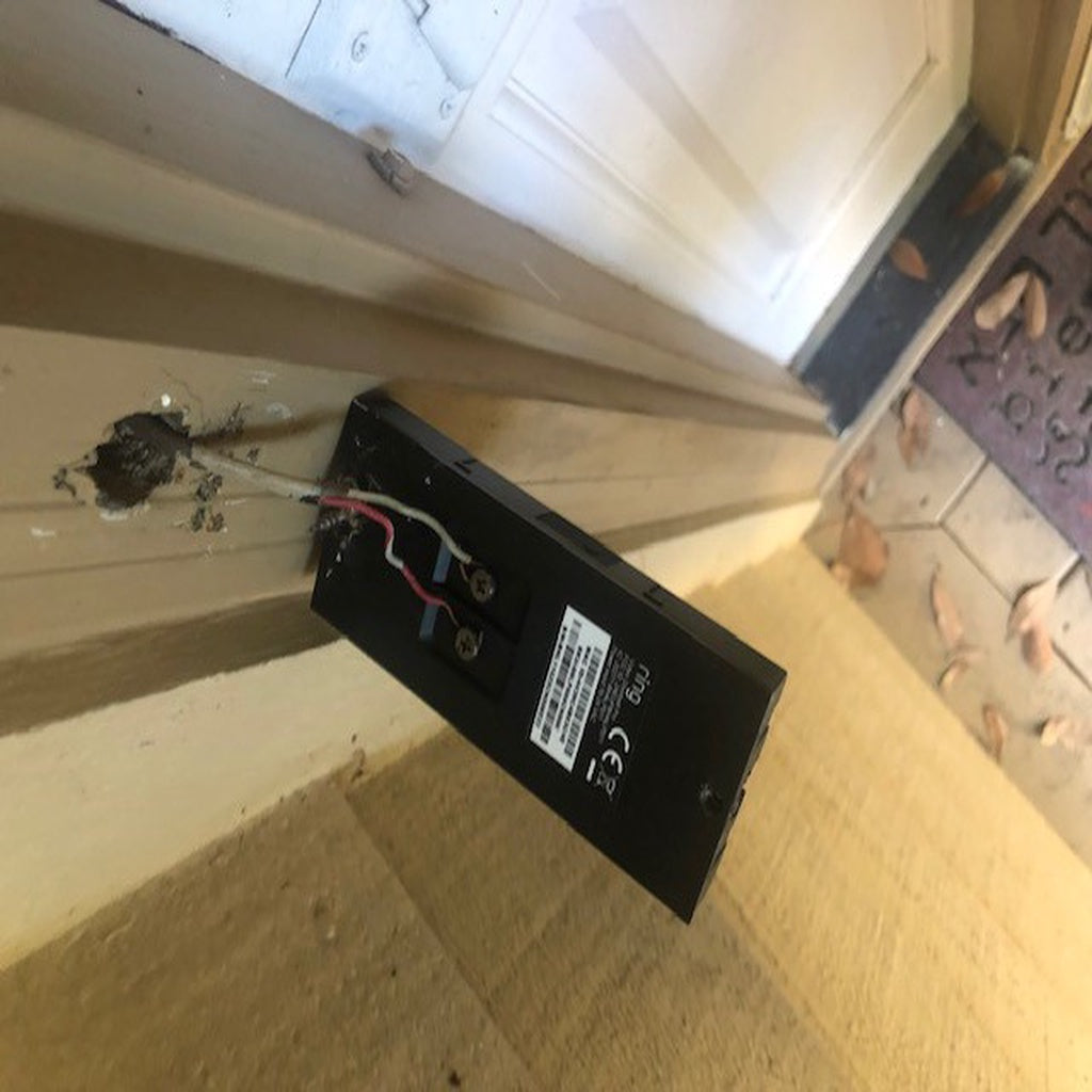 Soporte de montaje Ring Doorbell Pro para marco de puerta