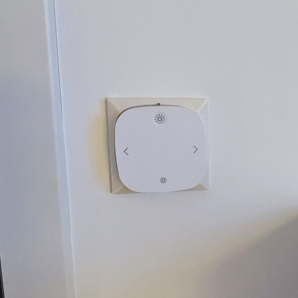 Soporte de pared para mando a distancia de casa inteligente IKEA STYRBAR