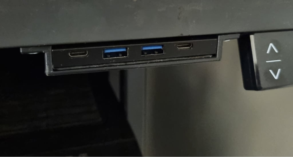 Hub USB Simplecom montable debajo del escritorio