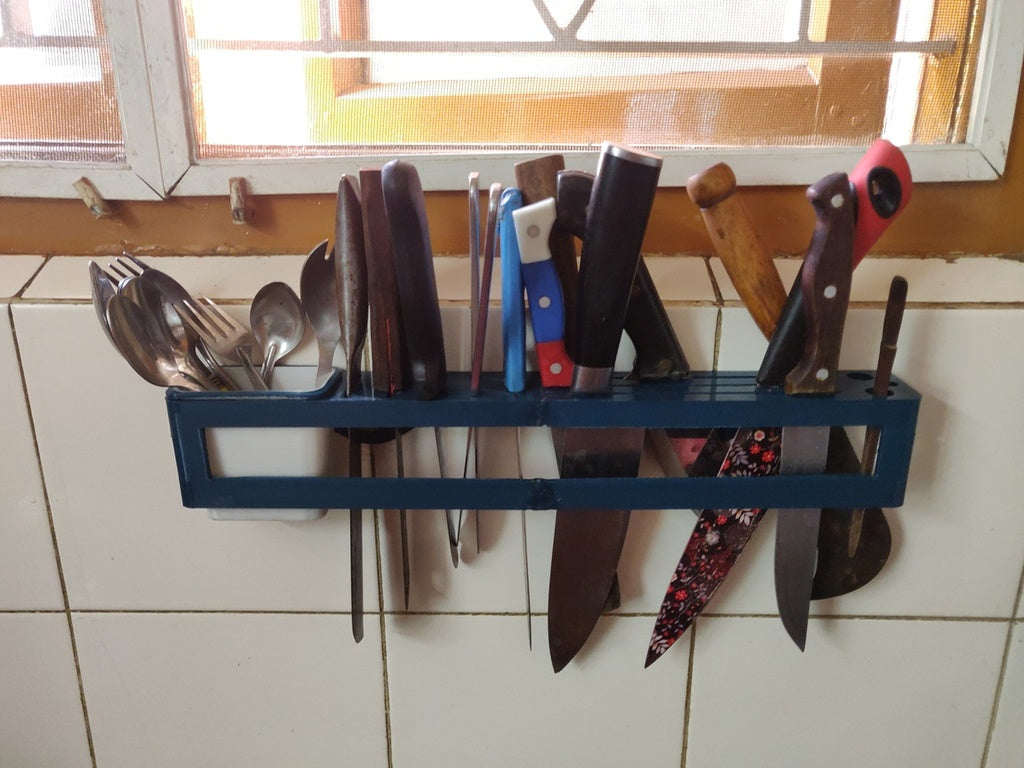 Porta cuchillos de cocina y accesorios para uso diario.