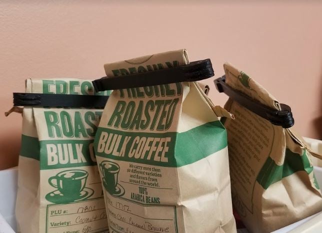 Clip para bolsa de café con bisagras