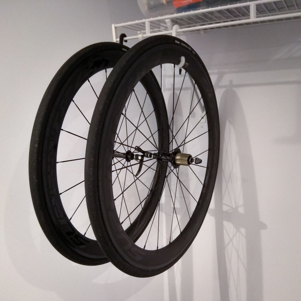 Gancho para guardar ruedas de bicicleta