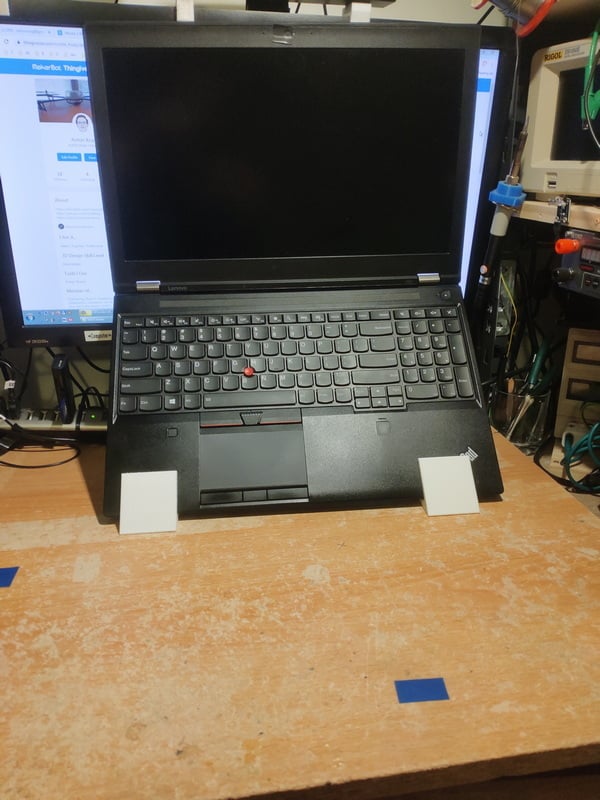 Juego de soporte y reposapiés para portátil ThinkPad P50