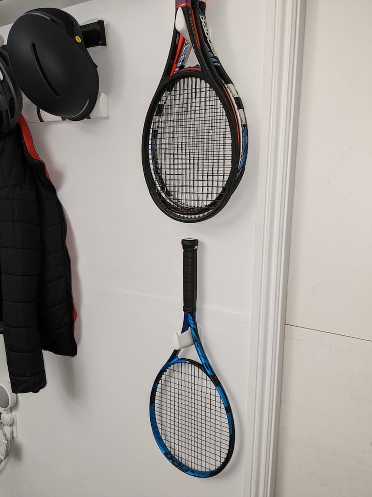 Porta raquetas de tenis de pared