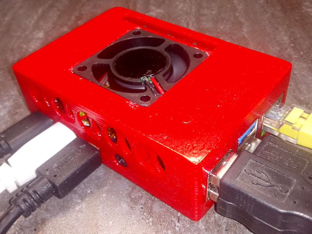 Carcasa Raspberry Pi 4 con botón y ventilador