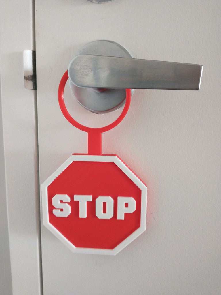 Panel de manija de puerta con letrero &quot;Stop&quot; para secreto y sorpresa