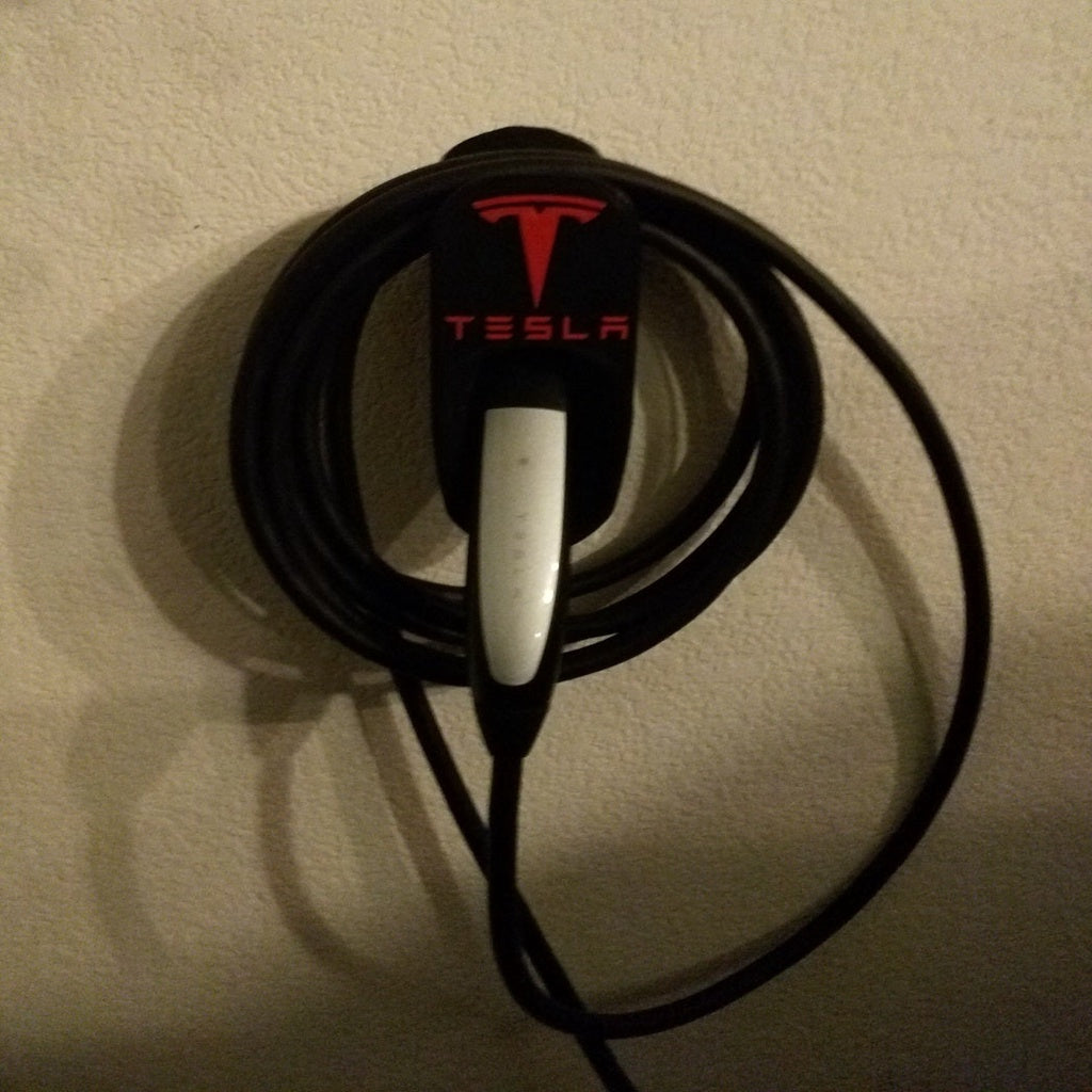 Versión más grande del organizador de cables Tesla Wall Connector
