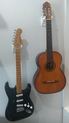 Soporte de pared para guitarra en 3 partes.