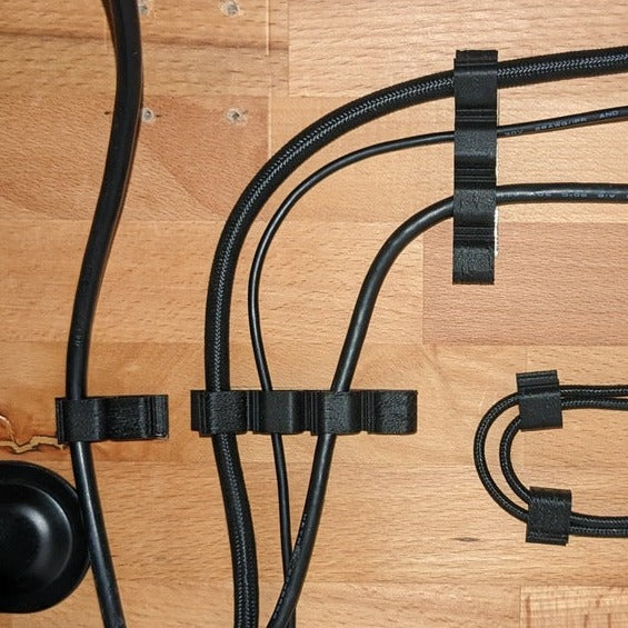 Clips para gestión de cables (varios tamaños)