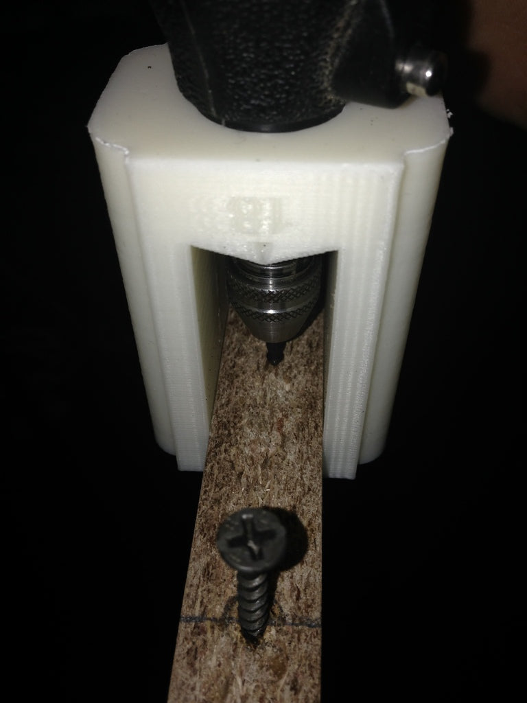 Asistente de orificios centrados Dremel para madera de 18 mm